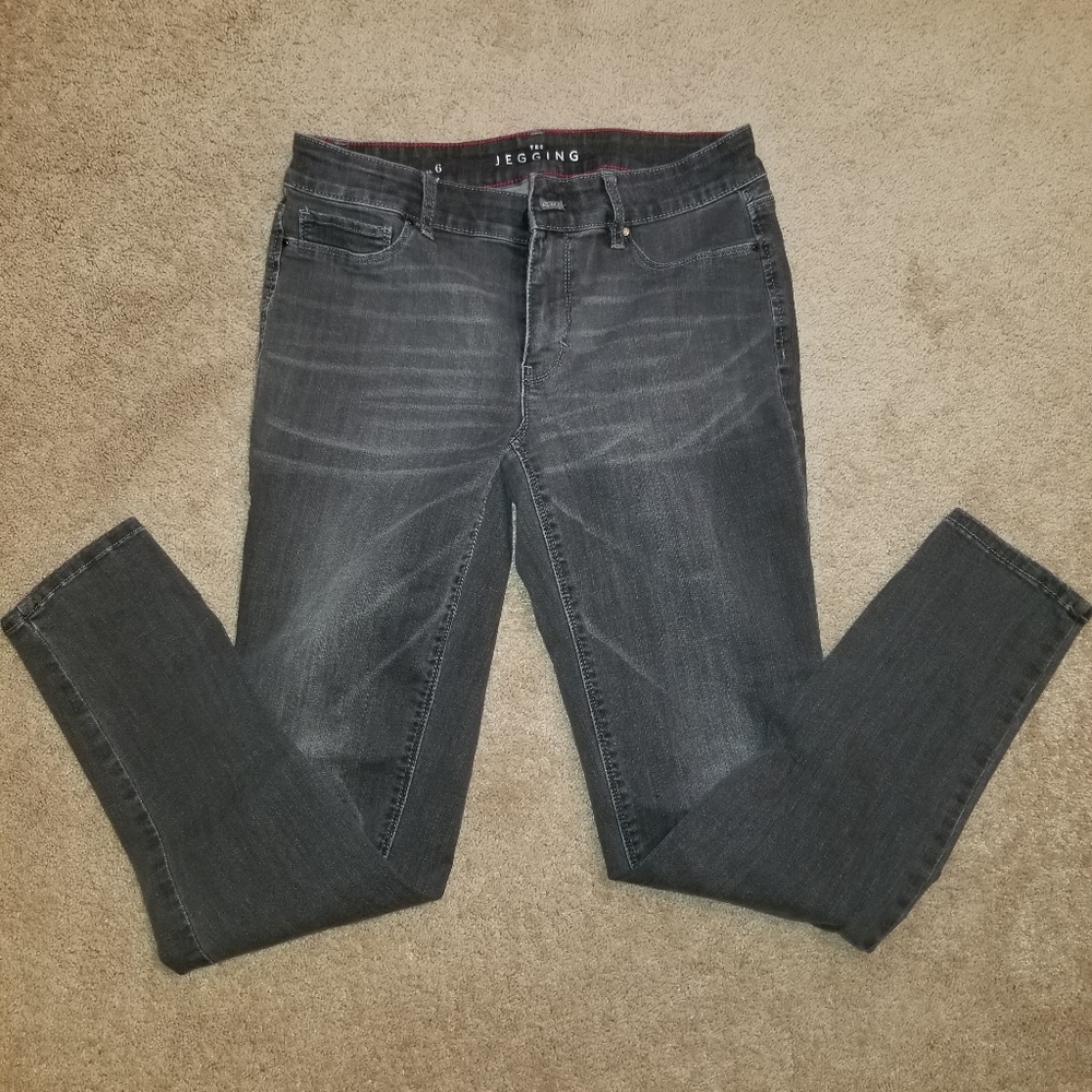 White House Black Market gray jegging